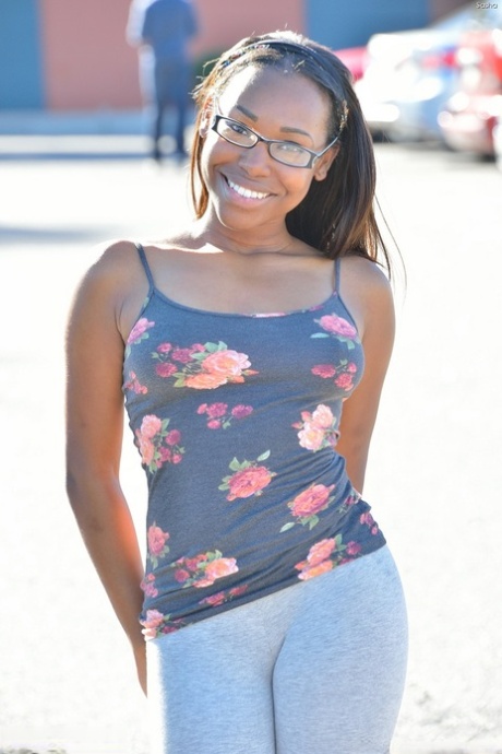 Black teen strips off her clothes and goes for a walk around town 46600301