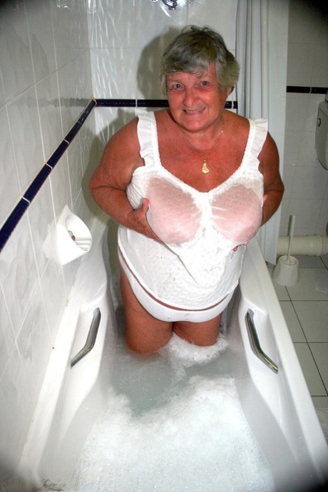 Obese old woman Grandma Libby gets completely naked while having a bath 99615022