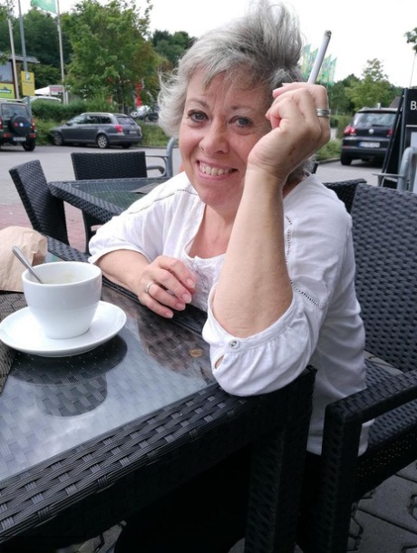 Far grandmother Caro flashes pubic hairs that escape her upskirt underwear 32718194