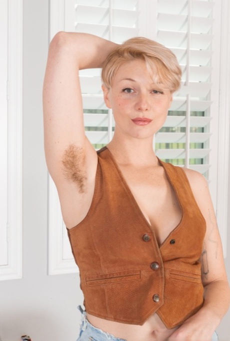 Busty girl with short hair Dakota Rose puts her unshaven body on display 27087323