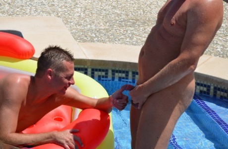 Naked amateur Sweet Susi gets banged on an inflatable craft in a pool 98332708