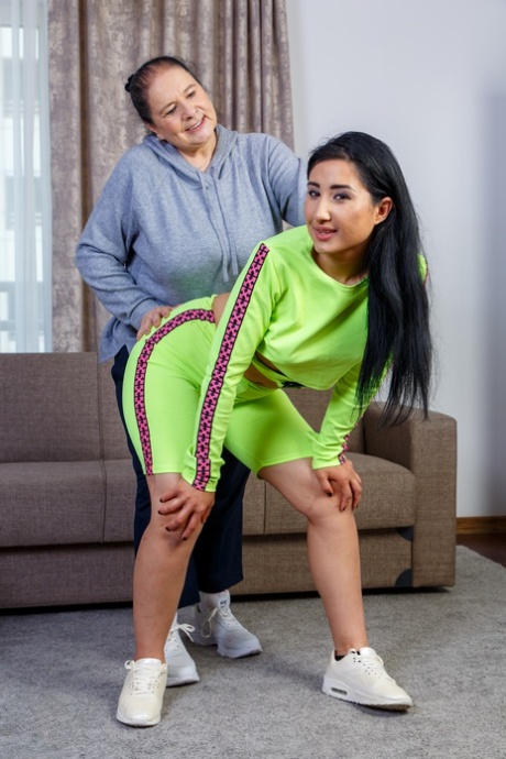 Mature fatty Abby Tits & younger brunette Andra Brazil engage in lesbian sex 98243757