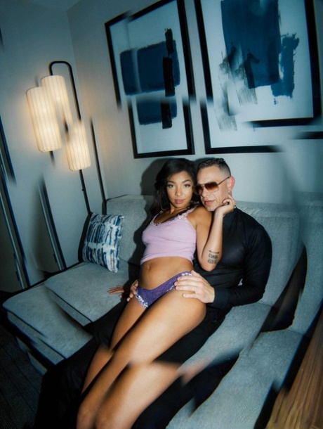 Black girl Malina Melendez loses her sunglasses while having sex 47368053