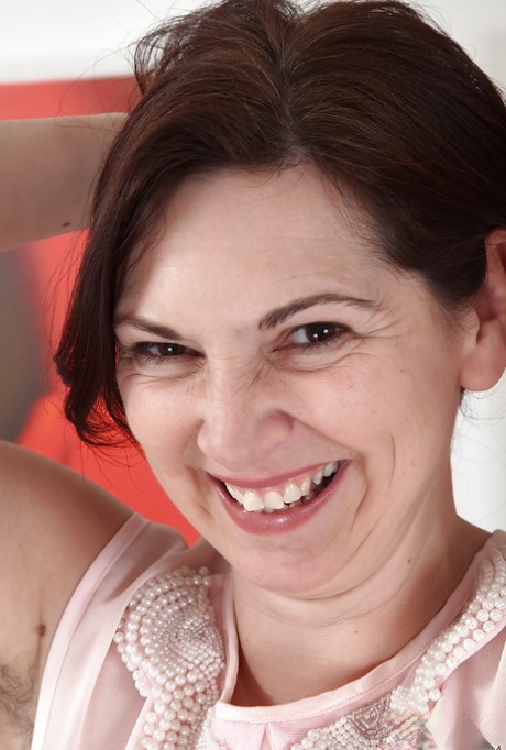 Over 40 mother Francesca cupping all natural tits for close ups 45517285