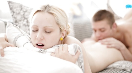 Blonde amateur bares tiny teen tits before engaging in oral sex 58018816
