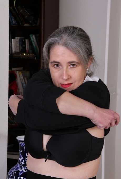 Grey haired mature lady Lexy Lou spreading hairy cooter after hose removal 89654864