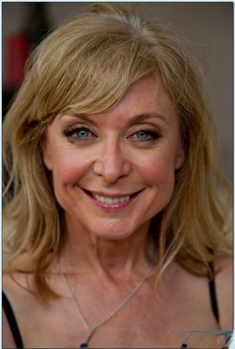Gorgeous mom Nina Hartley shows her tits after a blowjob and has sex 96544416