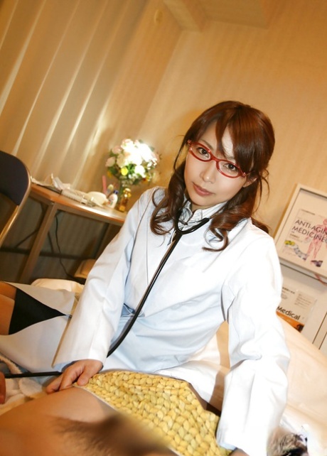 Slutty asian doctor gets her hairy pussy fingered and boned-up 23211883