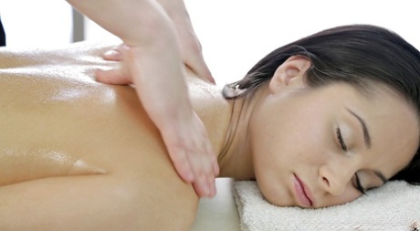 Teenage sweetie enjoys a sensual massage turning into hardcore twatting 29343761
